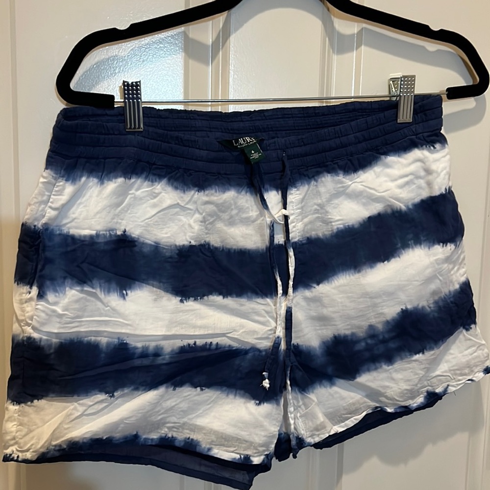 Blue and white light weight Lauren by Ralph Lauren size 6 shorts